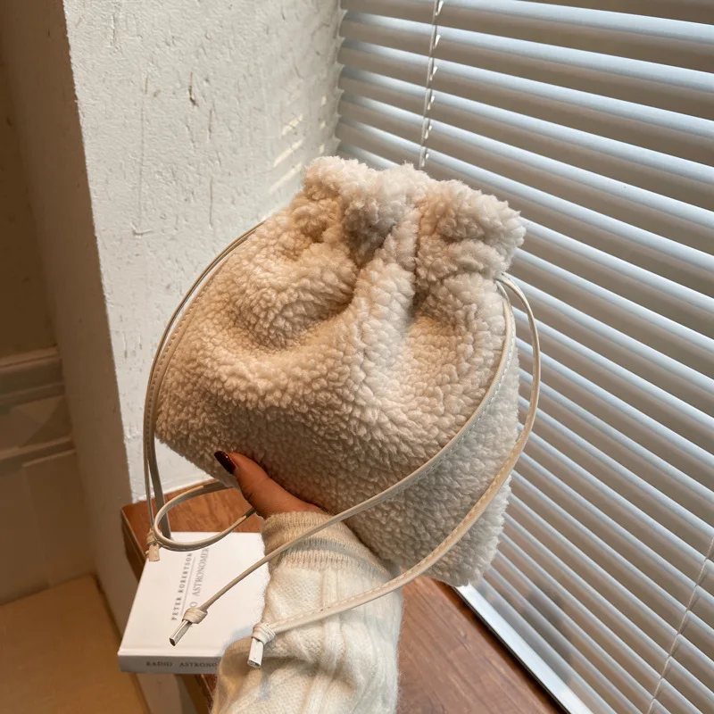 Новая зимняя красная пачка пушистая сетка от японской милые овечьи шерстяные