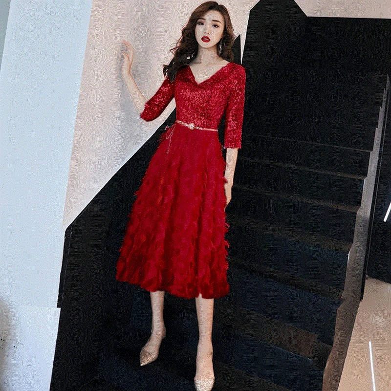 

Black Vintage Sequins Trim Banquet Gown Office Lady Exquisite Feather Pleated Dresses Elegant V-Neck Long Evening Party Dress