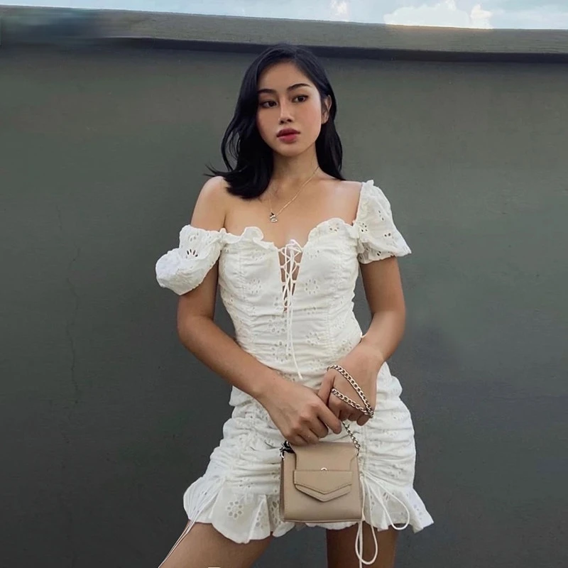 

2021 One-Shoulder Lace Bandage Ruched Sexy Mini Dress Summer Women Fashion Streetwear Outfits Solid Party Clothing