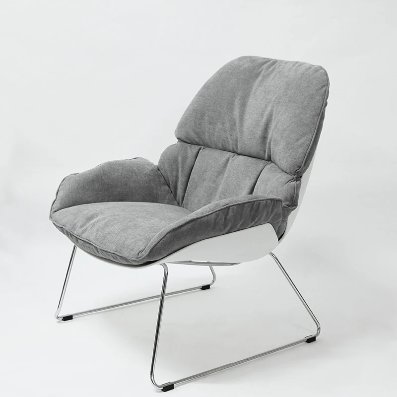 Одноместное кресло шезлонг современное минималистичное для отдыха в