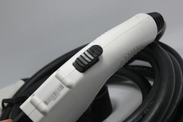 

type 1 (j1772) female plug with 5 meters 32A 220V 1-phase cable khons sae j1772 ev charge coupler