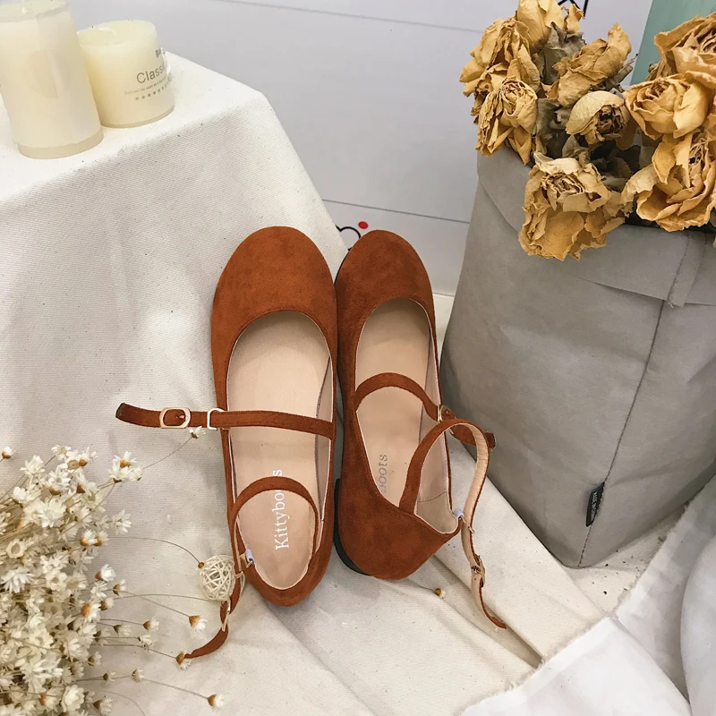 Женские туфли на плоской подошве коллекция 2020 года сезон весна модные новые