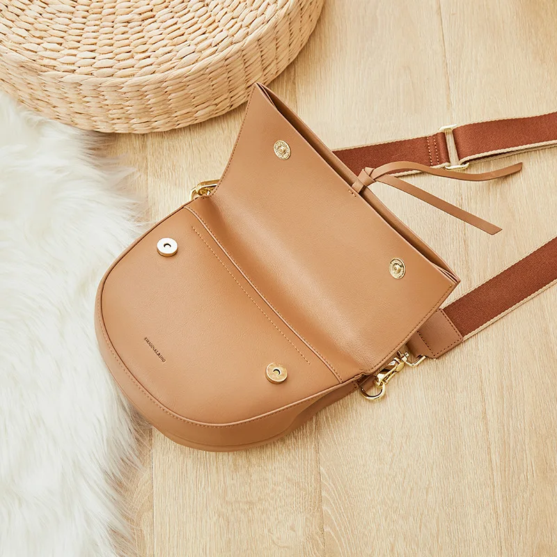 2021leather wide shoulder strap women bag semicircle retro saddle bag leather Versatile Single Shoulder Bag pearl crossbody bag