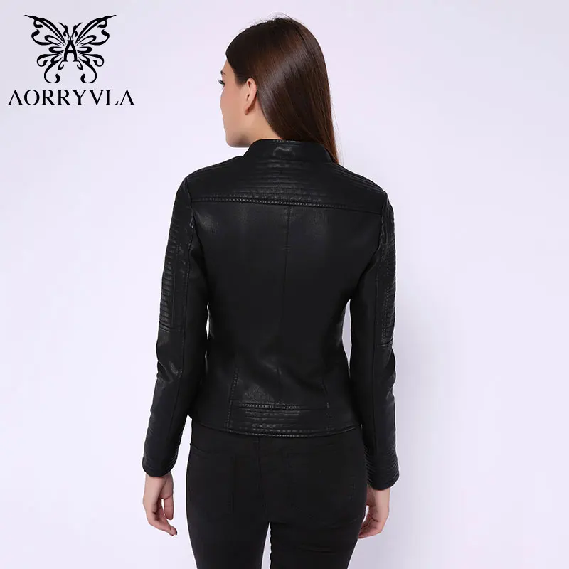 Брендовая кожаная женская мотоциклетная куртка черного цвета из искусственной