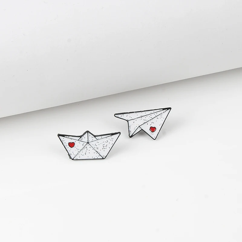 Fashion Simple Paper Plane Boat Enamel pin Love Metal Cute Lapel Badge Brooches Trendy Kids Costume Mini Jewelry Gift | Украшения и