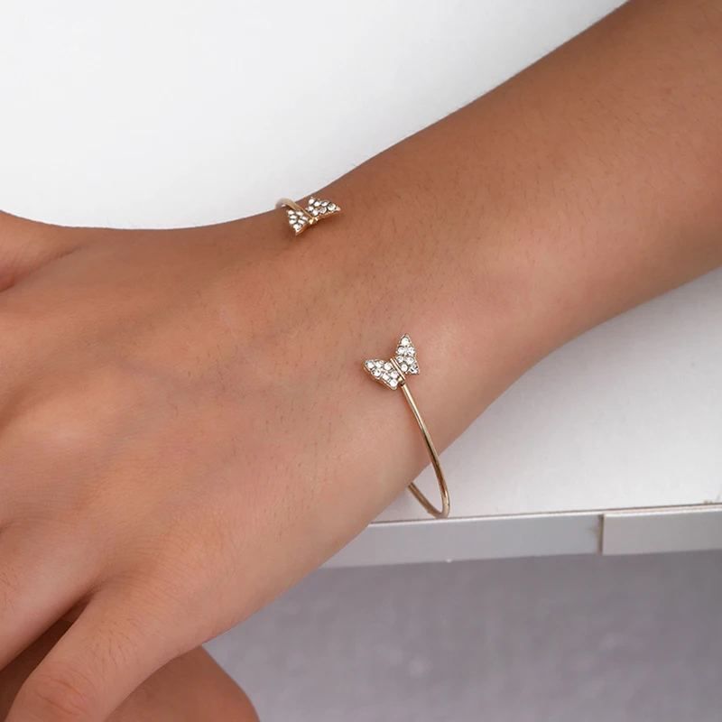 

Goth Butterfly Bracelets for Women Minilist Korea Jewelry Bangels Open Adjustable Crystal Butterfly Bracelet Gothic Accessories