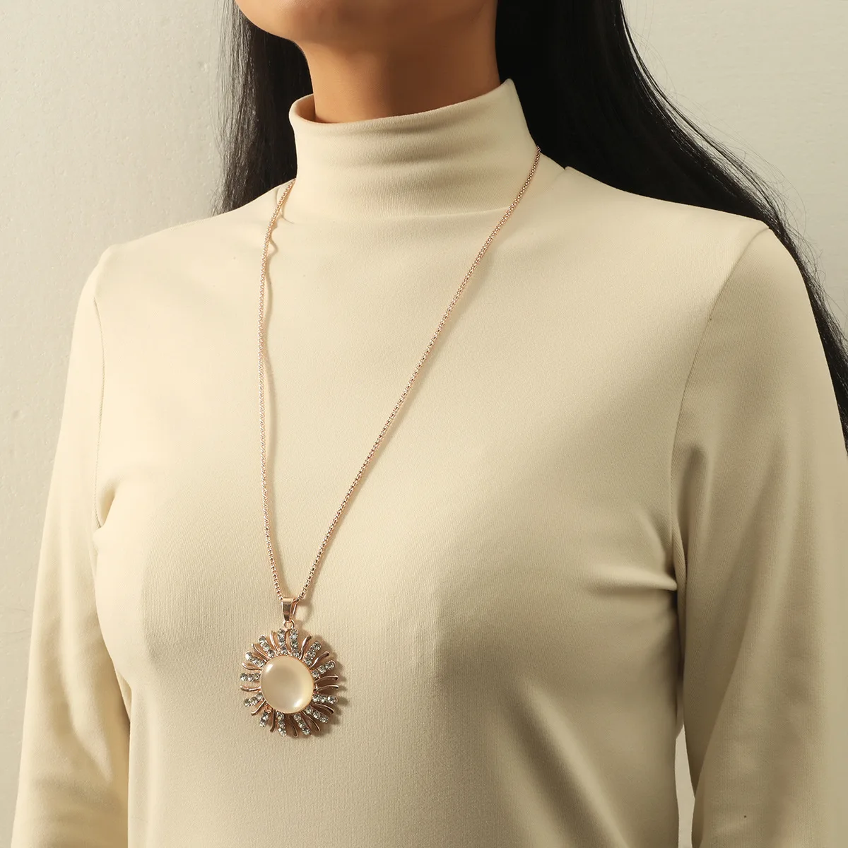 

European and American New Fashion Long Taiyanghua Sweater Chain All-match Long zircon Accessories Pendant