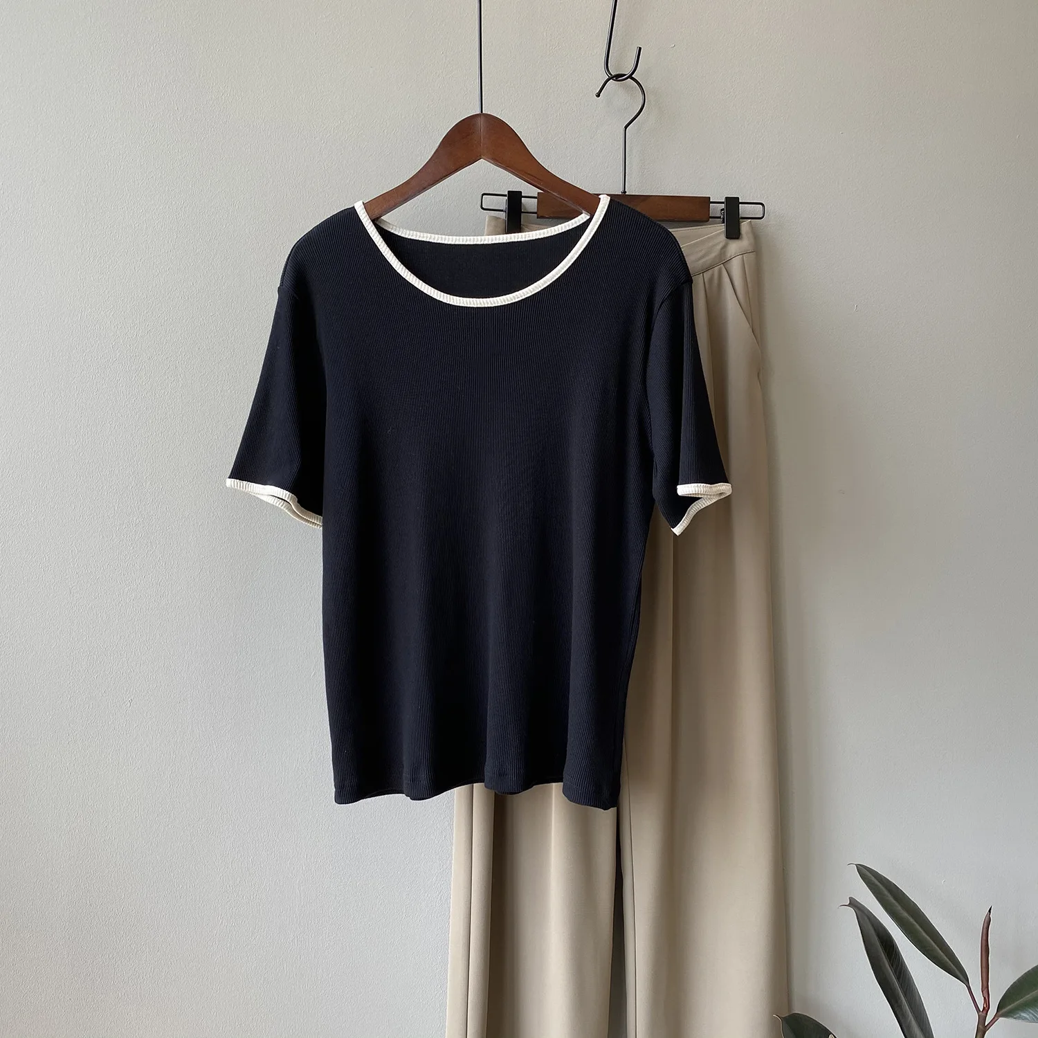 

COZOK Short Sleeve T-shirt Female 2021 Summer New Korean Loose Casual Round Neck Color Contrast Top Female 1557