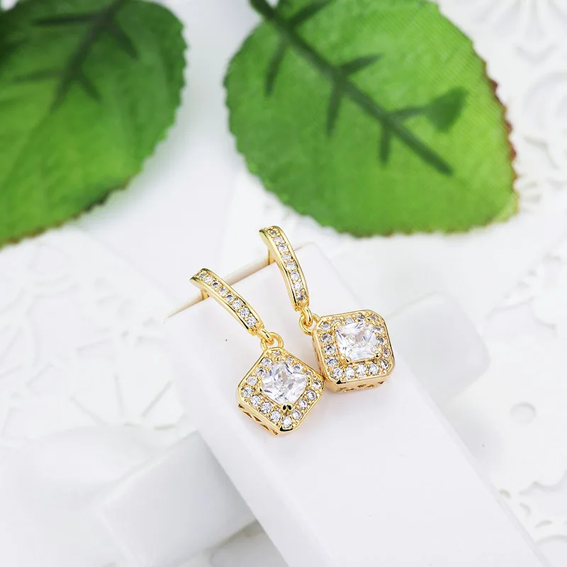 Женские длинные серьги гвоздики MAIKALE сережки золотистого/серебристого цвета с