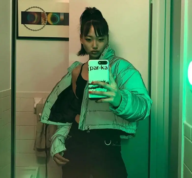 

Осенне-зимнее Новое Женское светящееся повседневное короткое плотное хлопковое пальто