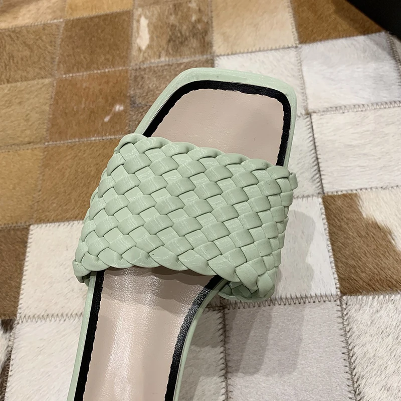 Сандалии женские на толстом каблуке повседневные пляжные тапочки сланцы