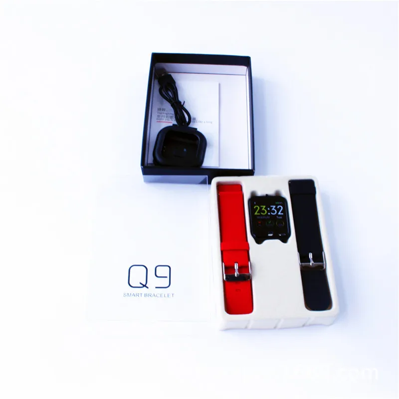 

Multi-Dial Q9 Smart watch IPX67 band