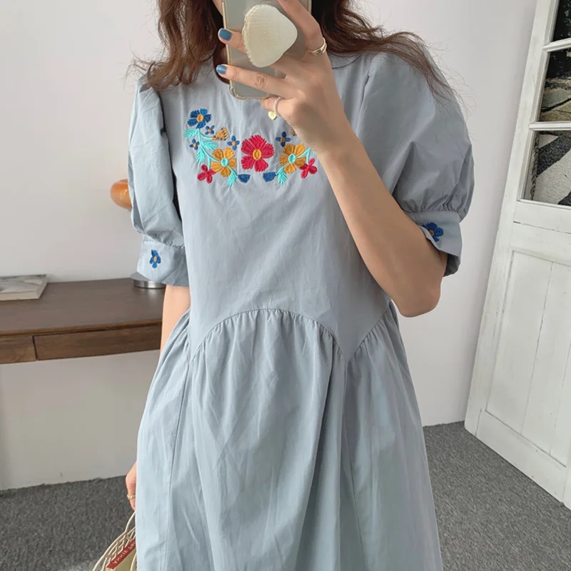Корейское шикарное летнее платье мягкое средней длины с круглым вырезом и
