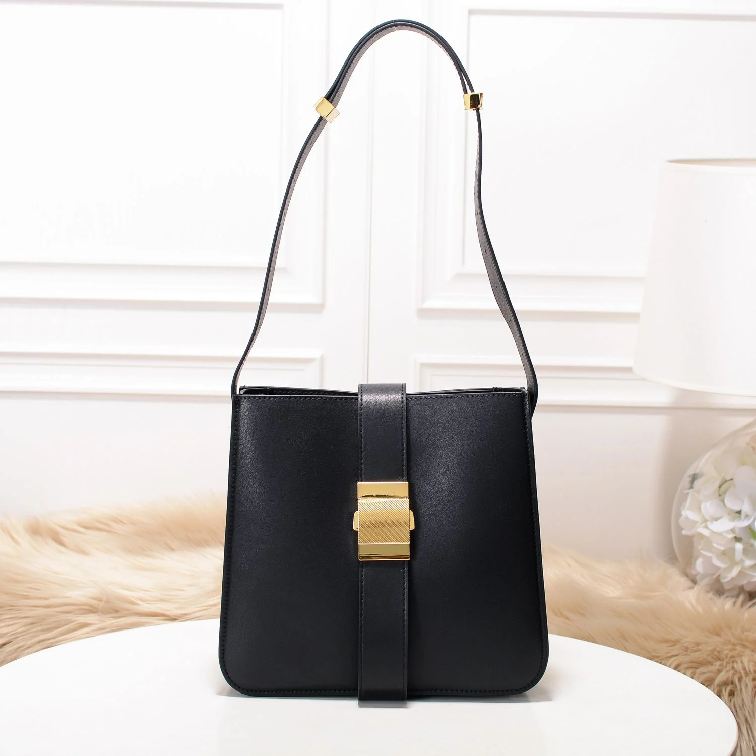 

Female Bag Women's Shoulder Bag 28cm Golden Buckle Strap Glossy High-Capacity Good Quality Trendy Fashion Be All-Match Delicate