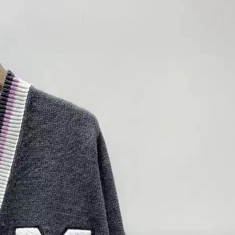 

2021 Autumn and Winter New Knit Sweater Women's Contrast Long-sleeved Cardigan
