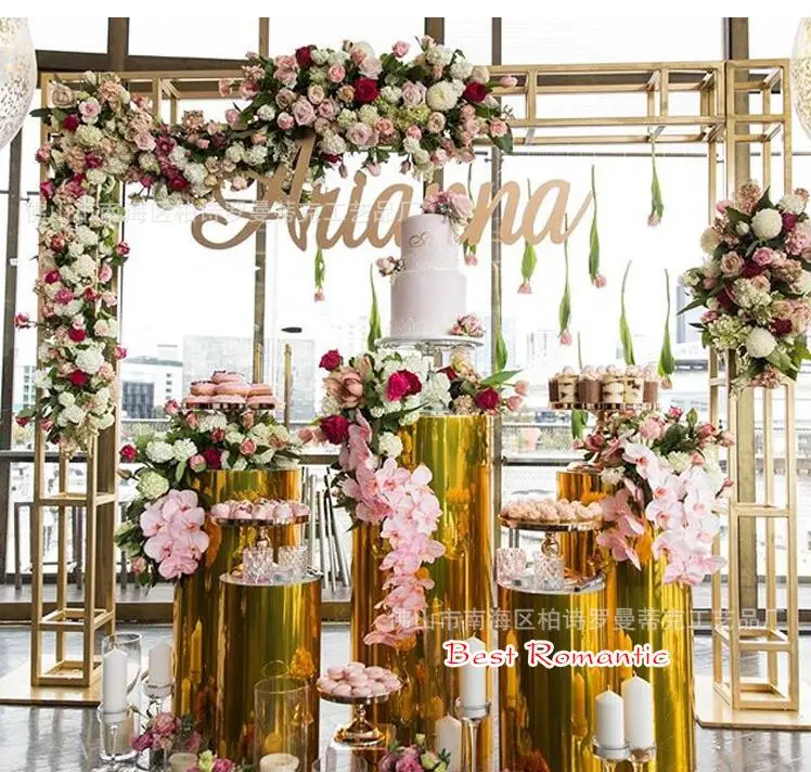 

Wedding stage layout background frame wedding iron arch outdoor wedding decoration road leading flower rack