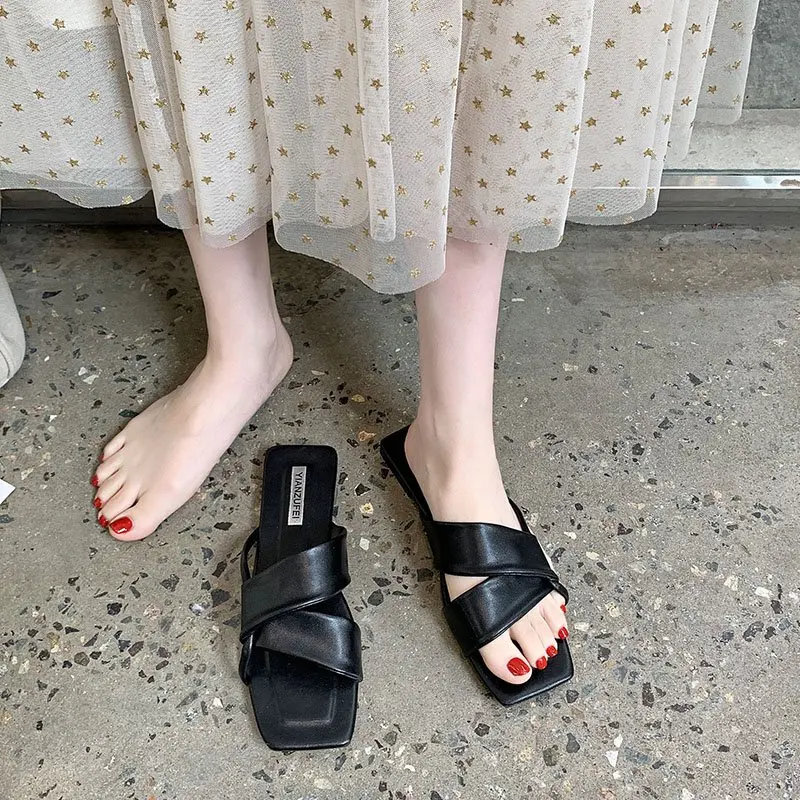 

Slippers Casual Shoes Rubber Flip Flops Square Toe Lady Summer Clogs Woman Slides Pantofle Luxury Flat Hawaiian Girl Beach 2021