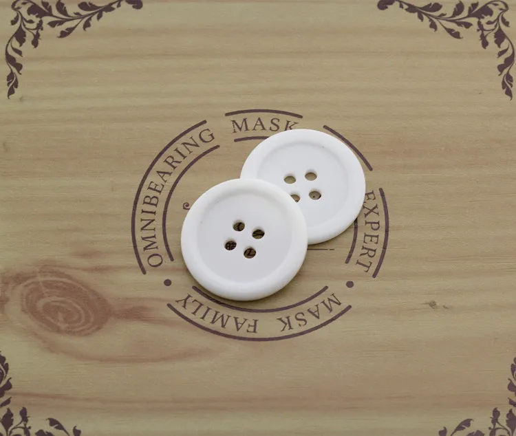 White Resin Новые 20 шт смолы черный и белый 4 отверстия Кнопка Декор для шитья ремесла одежды пальто DIY Muppet декоративные - Цвет: White Resin