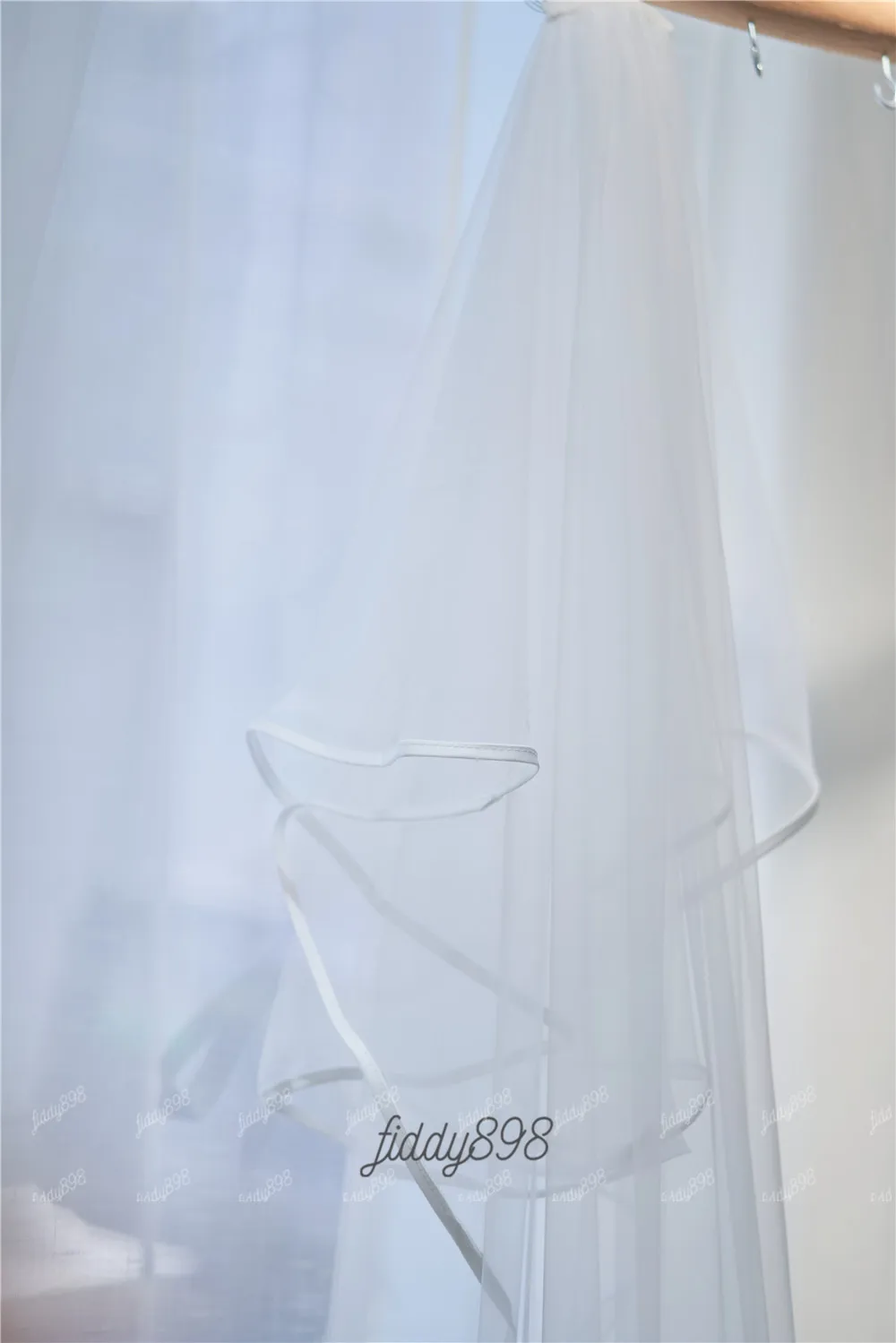 Фата свадебная Длинная фата невесты с гребнем 2 метра лентой по краю свадебные