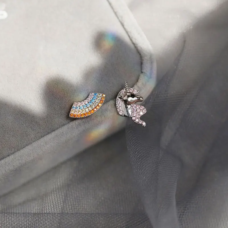 

S925 Sterling Silver Rainbow Unicorn Shape Asymmetrical Earrings Simple Fashion Style Temperament Niche Earrings