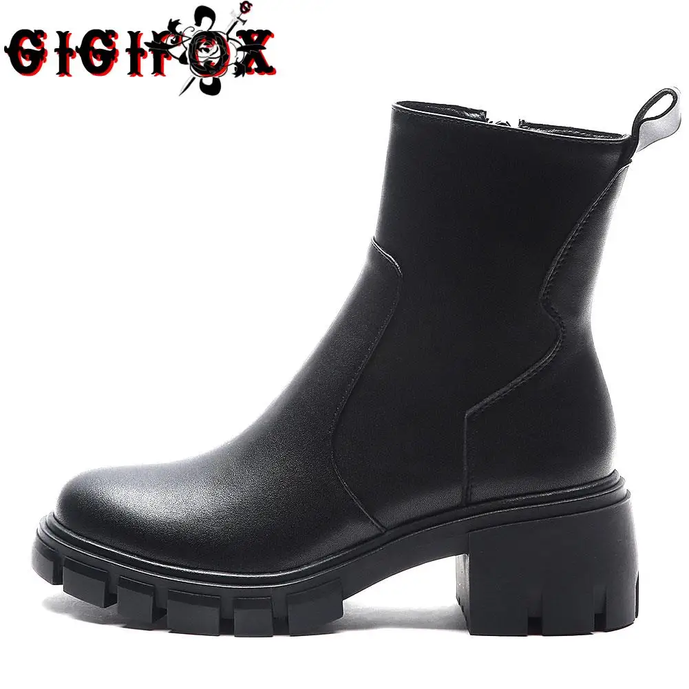 

Женская обувь из натуральной кожи на резиновой подошве