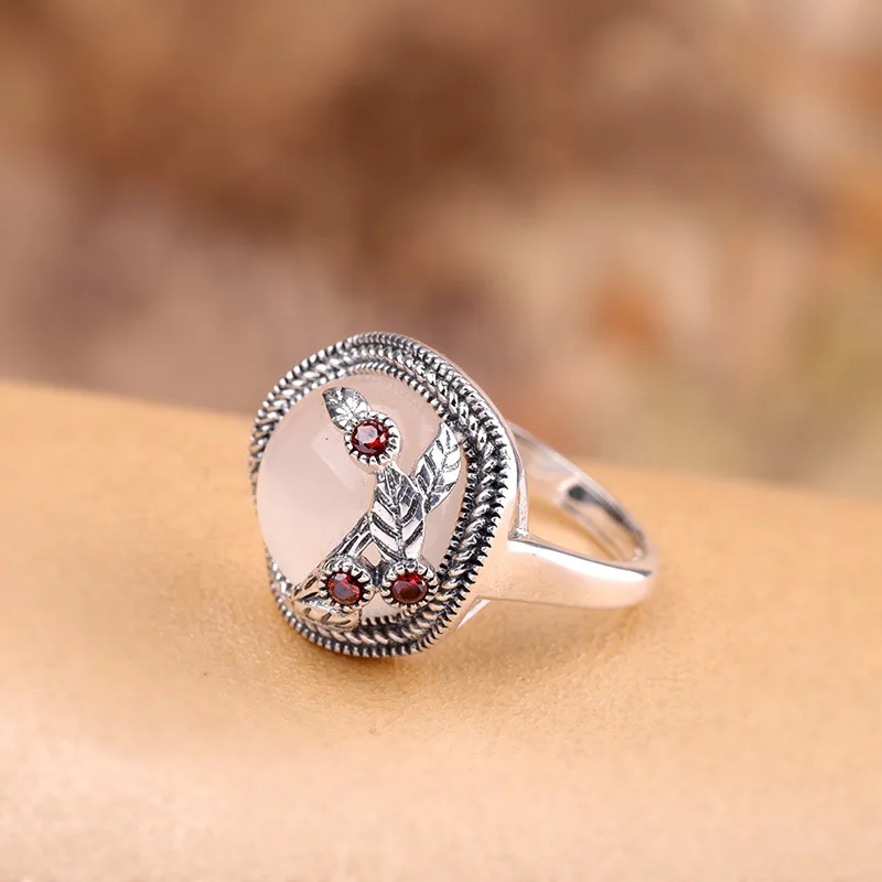 

MetJakt S925 Sterling Silver White Chalcedony Fashion Creative Women's Open Ring