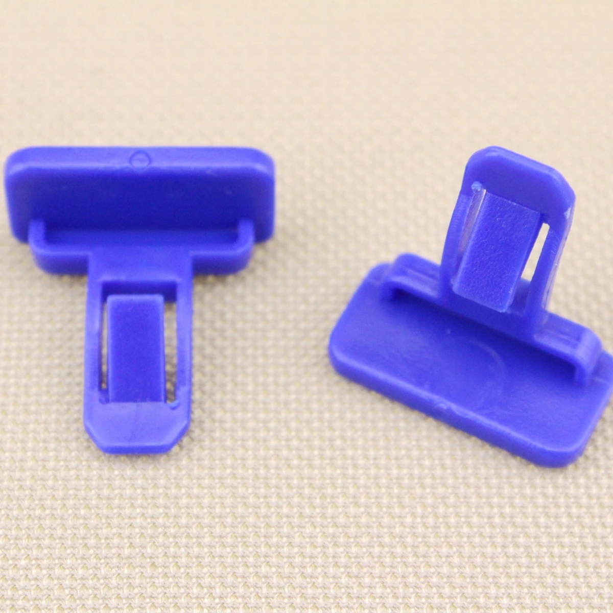 

20pcs Fender Flare Bumper Clips Trim Mountings Pins Bracket for Toyota Camry FJ 75392-35200 75392-04010