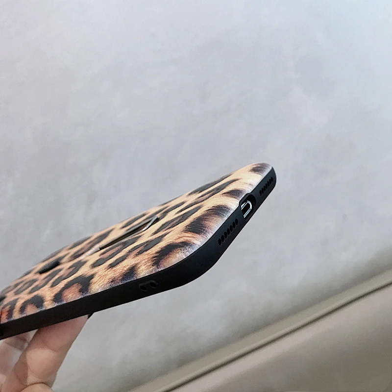 

Fashion Leopard Print Phone Case For iphone XS Max Case Hide Ring XR X 6 6s 7 8Plus XS Luxury Ring Stand Holder Matte Hard Cover