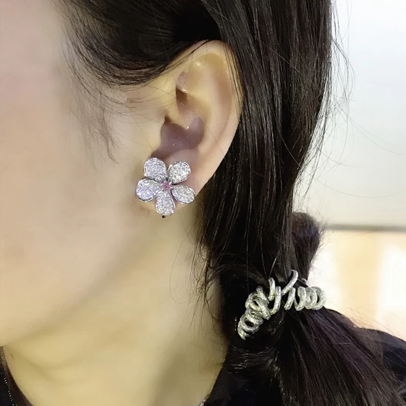 

Huitan Pink Color Girl's Lovely Stud Earrings Fashionable Versatile Jewelry High Quality Silver Color Flower Earrings for Women
