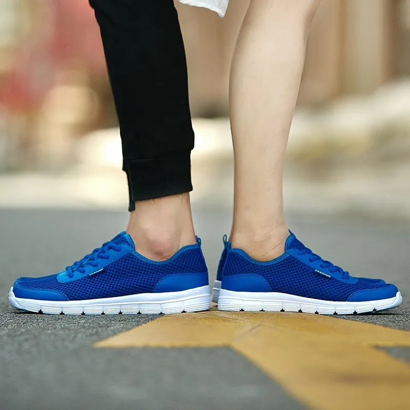 Кроссовки сетчатые унисекс дышащие легкие на шнуровке для спорта и бега