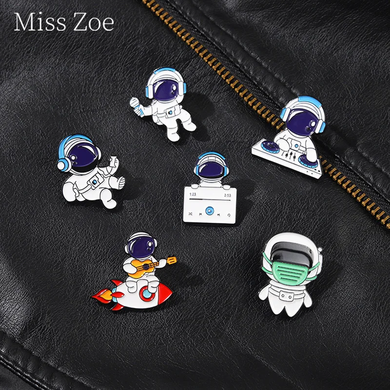 

Welcome To Listen My Rhythm Enamel Pins Music CD Wear Headset Guitar Microphone Badges On Denim Clothes Lapel Brooches Kids Gift