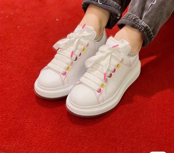 

Costumes & Accessories