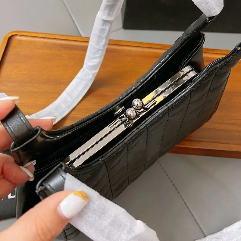 

2021 spring new style, ladies fashion leather handbag, simple casual handbag shoulder bag