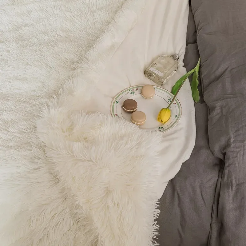 Покрывало на кровать 4-5 см голубое серое зимнее в японском стиле 2021 Х200 | Дом и сад