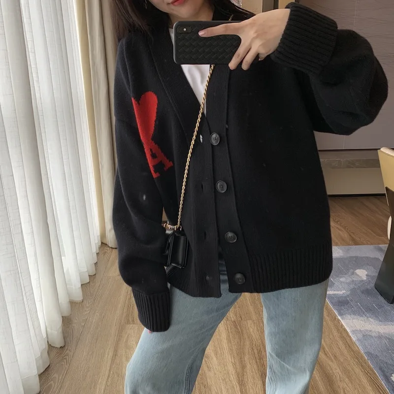 

2 AMI Spring New Love Cardigan V Neck Sweater Sweater Loose Men And Women with The Same Coat Lovers Coat