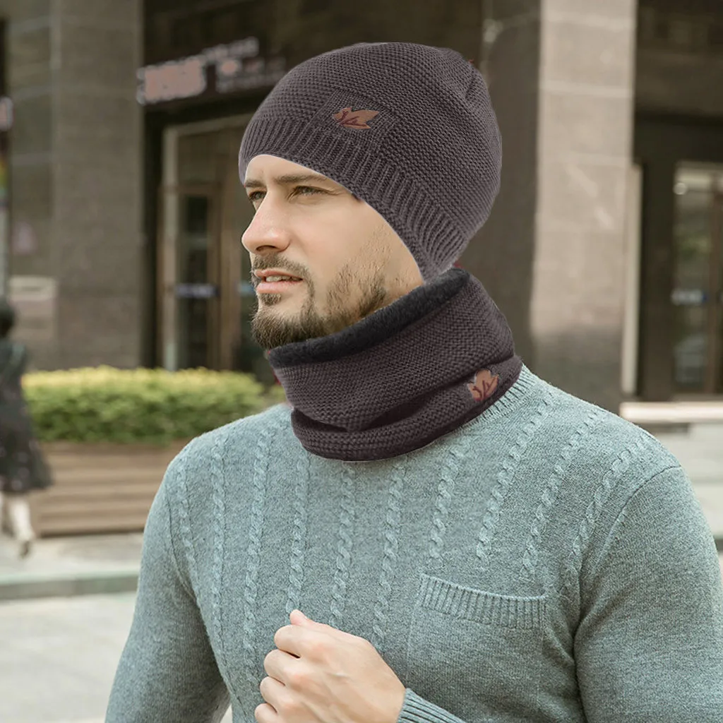 Мужская теплая шапка зимняя утолщенная вязаная ветрозащитная и шарф комплект из
