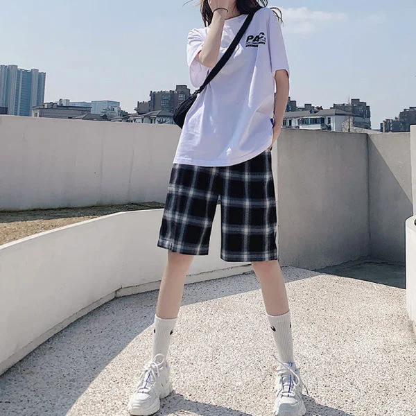 

Shorts Women's Summer Wide Leg Thin Loose High Waist 5-point Chinese Pants Hong Kong Style Straight Black And White Plaid Pants