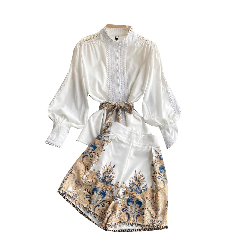 

Women 2021 Spring Design Retro Print White Suits Puff Sleeve Lace Up Top+High Waist Wide Leg Short Pants Two Piece Set