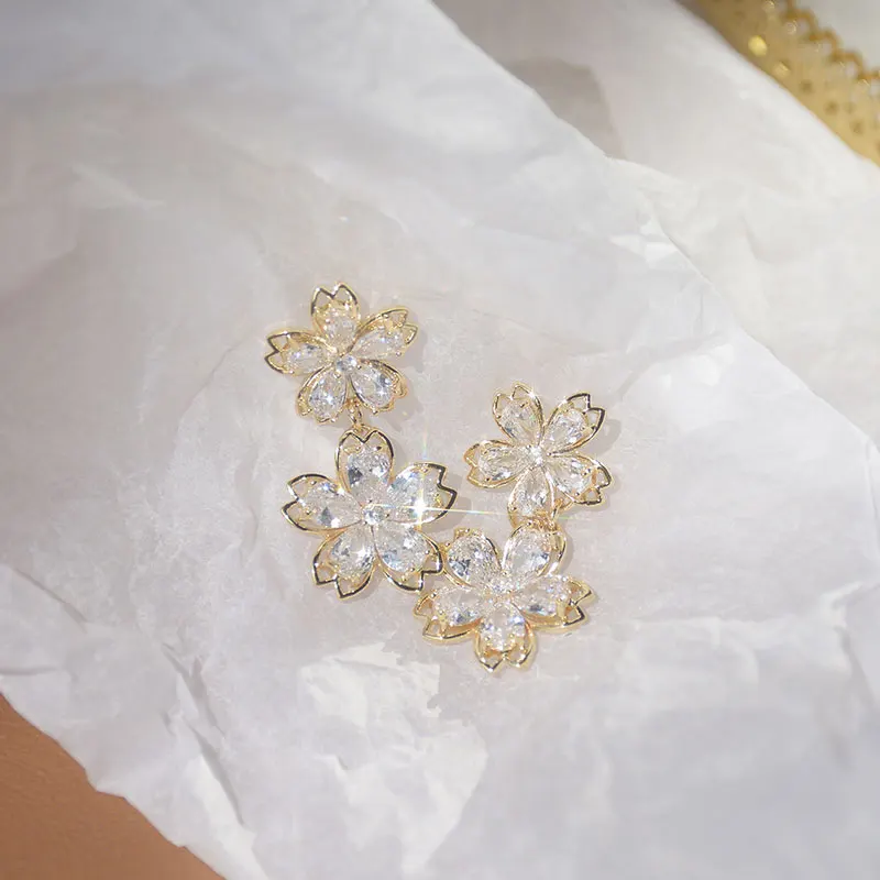 

Linmouge Flower Pendant Earrings For Women Shiny Rhinestone Hollow Golod Color Metal Trendy Female Korean Style Zircon Jewelry