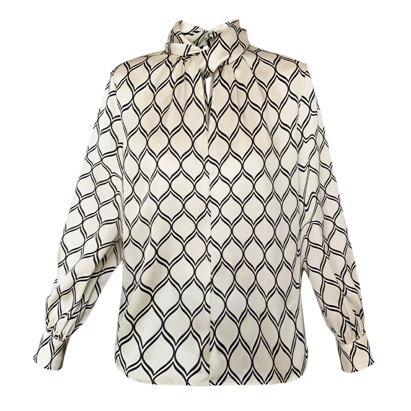 

2021 new spring women's blouses are designed with a sense of niche inside and outside commuting geometric color shirts