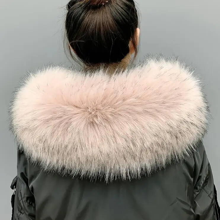 Женский большой шарф из искусственного меха теплый зимний с капюшоном и меховым