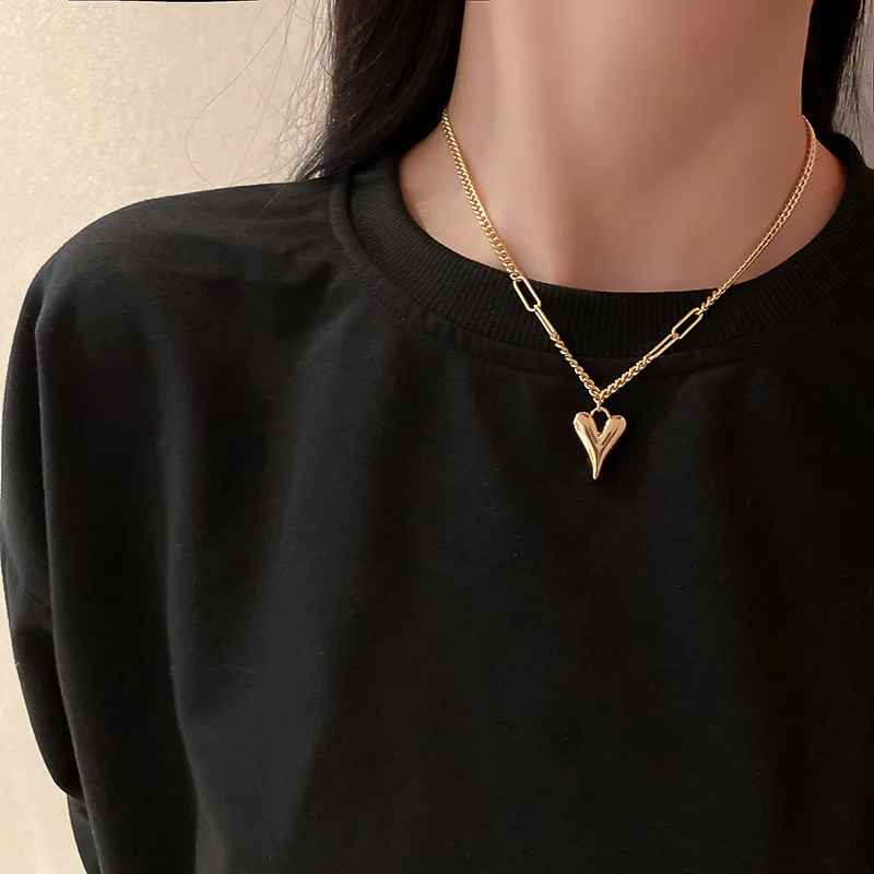 

U-Magical Simple Love Heart Shape Chunky Chain Pendant Necklace for Women Statement Gold Silver Metallic Party Necklace Jewelry
