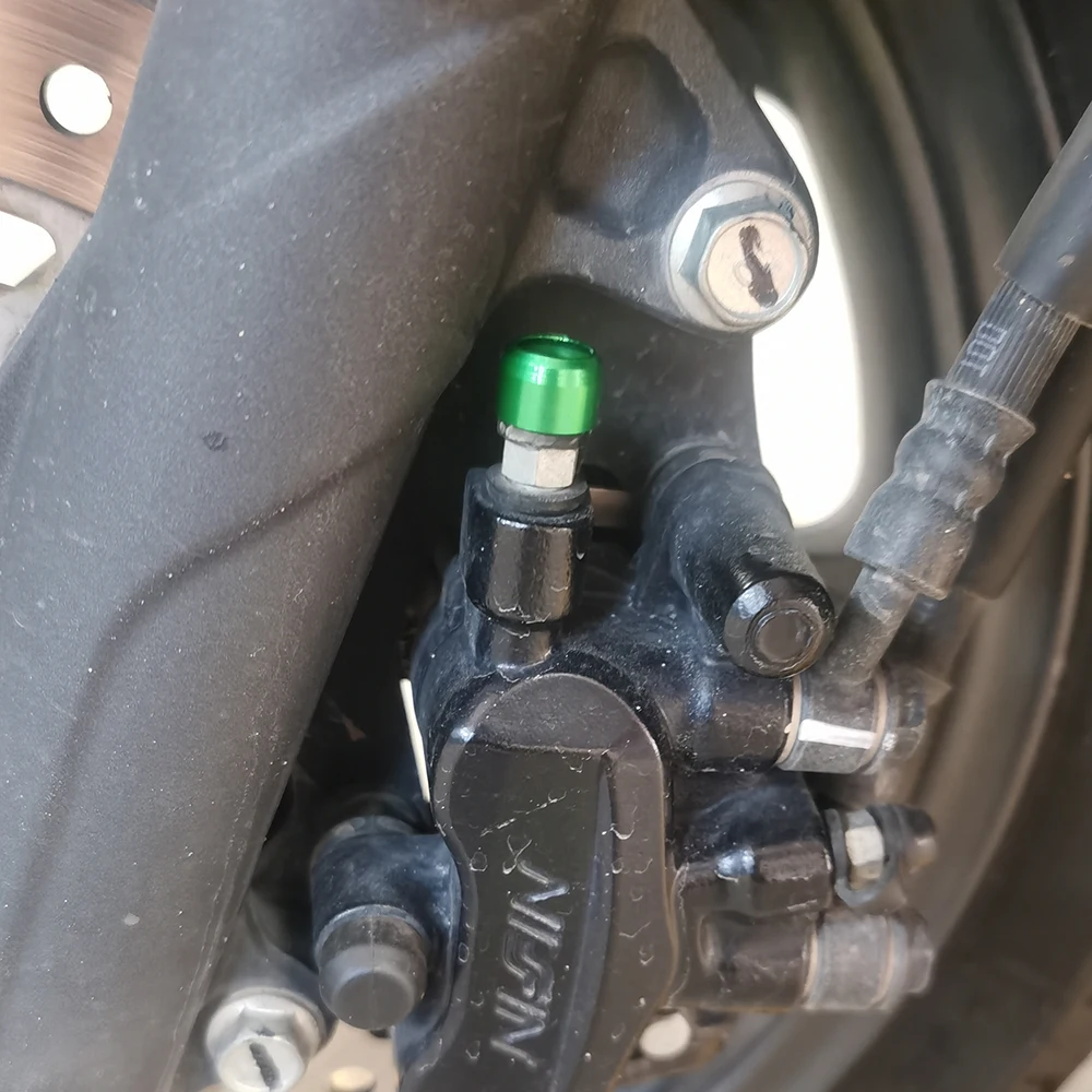 

Motorcycle Rear Brake Fluid Cylinder Cap & Brake Caliper Screw Protector Cover For KAWASAKI Z800 Z 800 z800 2013-2016
