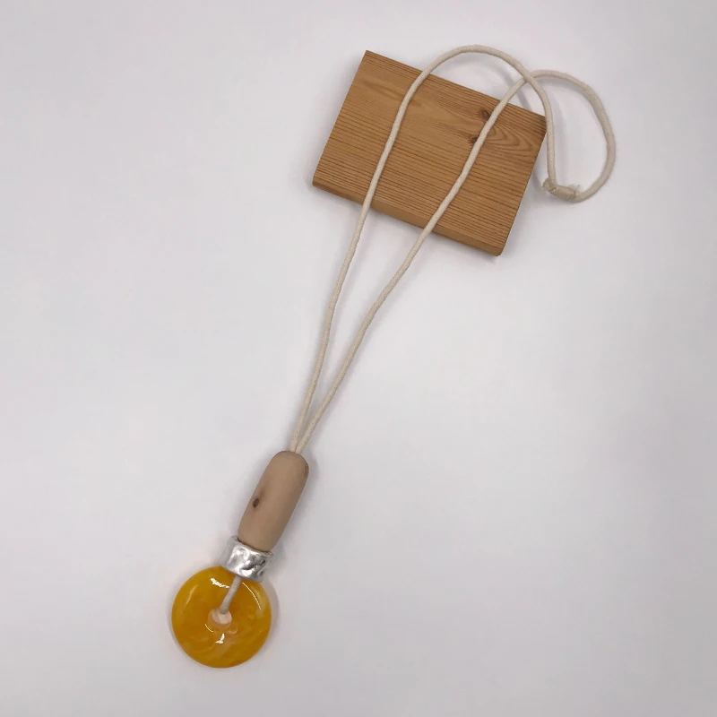 

Suekees Goth Fashion Jewelry Sweater Chain Vintage Long Necklace Pendants Wood and Resin Beads Necklace for Women Accessories