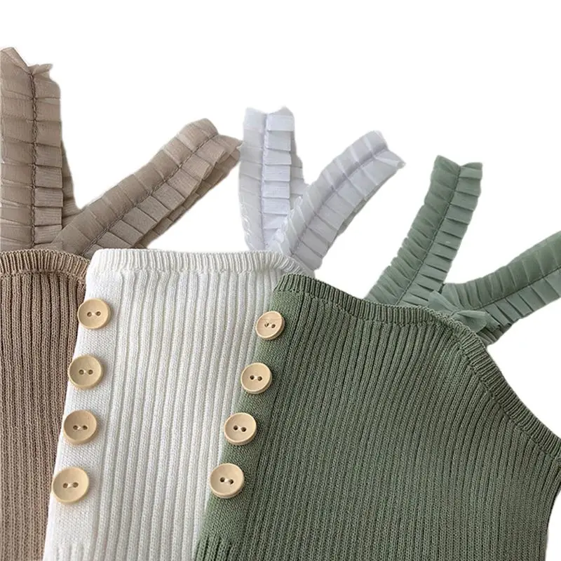 Женская летняя майка без рукавов с оборками и широкими бретельками трикотажная