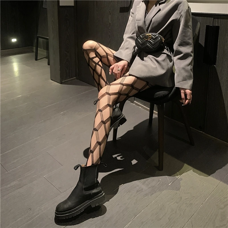 

2021 Summer New Internet Celebrity Sexy Cutout Versatile Large Mesh Pantyhose Fishnet Black Silk Stockings Female Ins Fashion