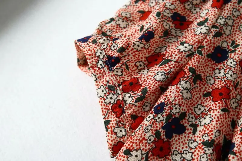 Платье мини женское ТРАПЕЦИЕВИДНОЕ с v образным вырезом и цветочным