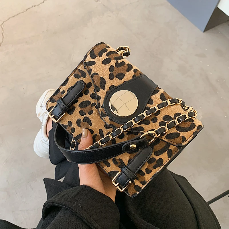 

Design Popular Bag 2021 New Female Bag Ins Hot Messenger Bag Fashion Shoulder Bag Underarm Bag Square Bag Width: 20cm