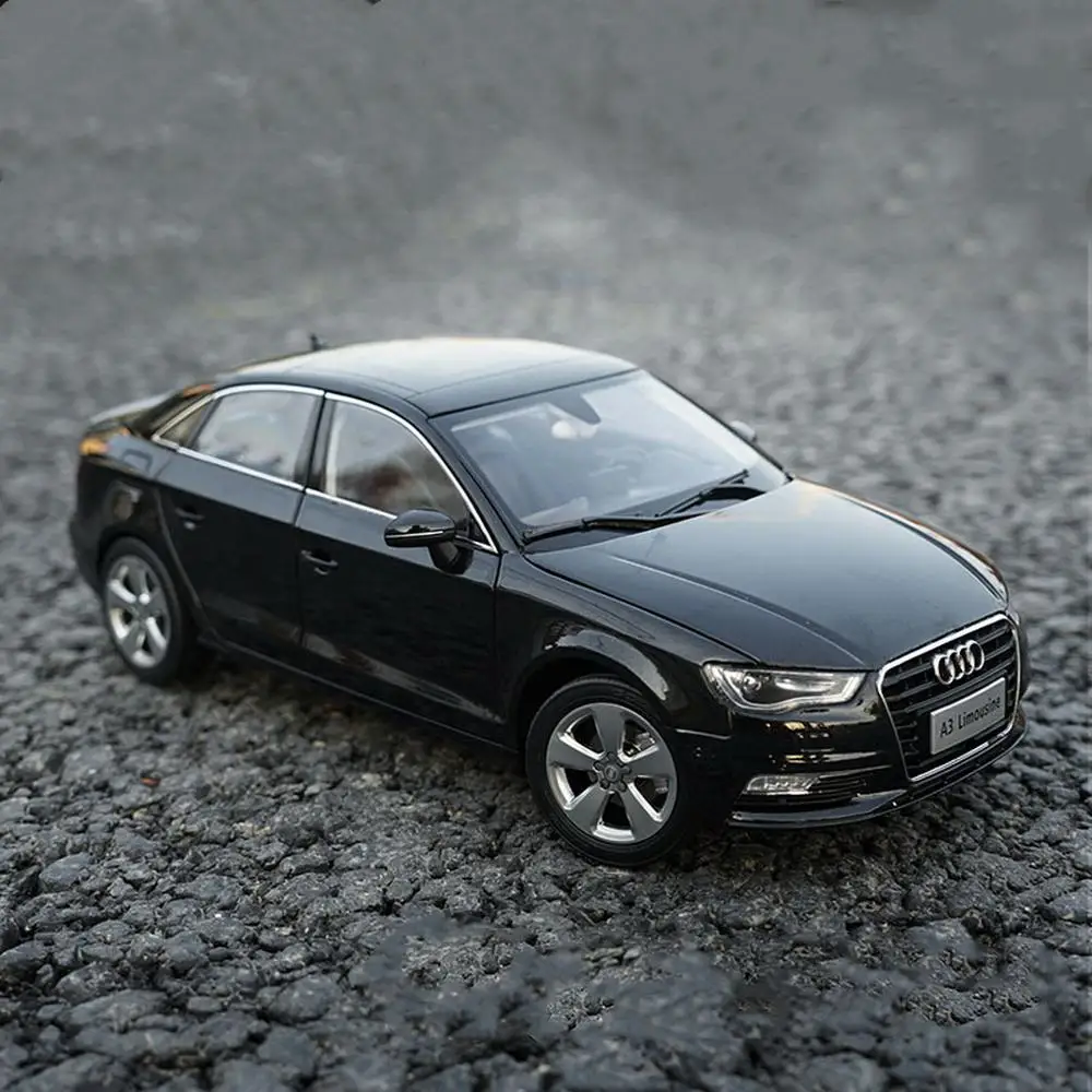 Лимузин Audi A3 в масштабе 1/18 черная литая модель автомобиля коллекционная игрушка