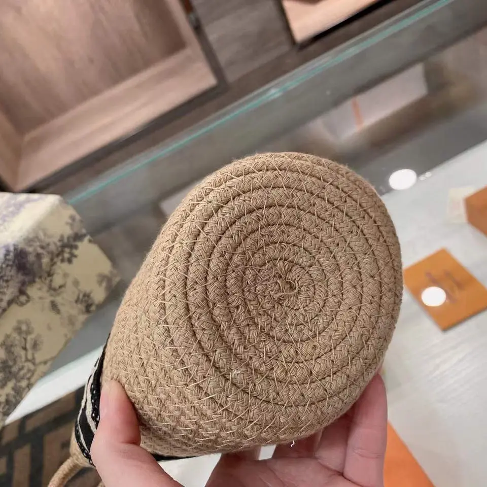 

2021 Luxury Brand Ladies Summer Cross-body Bag Pocket Wallet Mobile Phone Bag Shoulder Bag Beach Bag Silk Scarf Sac une paule